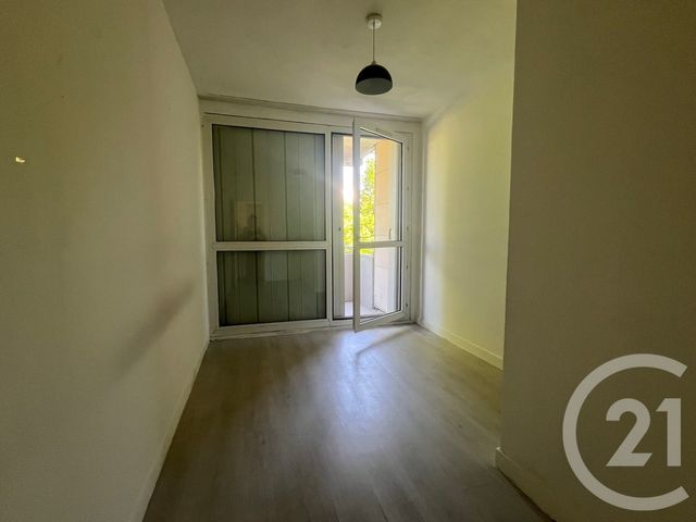 Appartement F4 à vendre - 4 pièces - 71,41 m2 - Chateaudun - 28 - CENTRE