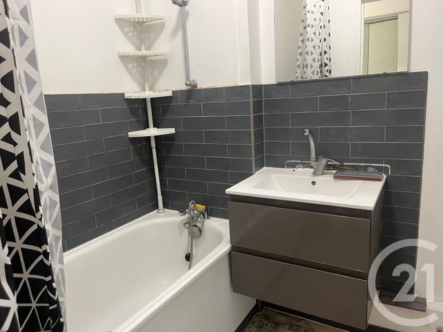 Appartement F4 à vendre - 4 pièces - 71,41 m2 - Chateaudun - 28 - CENTRE