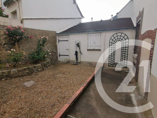 Maison à louer - 5 pièces - 150 m2 - Bonneval - 28 - CENTRE