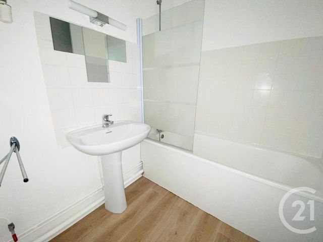 Appartement F1 &agrave; louer - 1 pi&egrave;ce - 25 m2 - Chateaudun - 28 - CENTRE