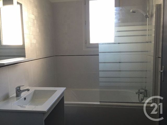 Maison &agrave; louer - 4 pi&egrave;ces - 95 m2 - St Denis Les Ponts - 28 - CENTRE