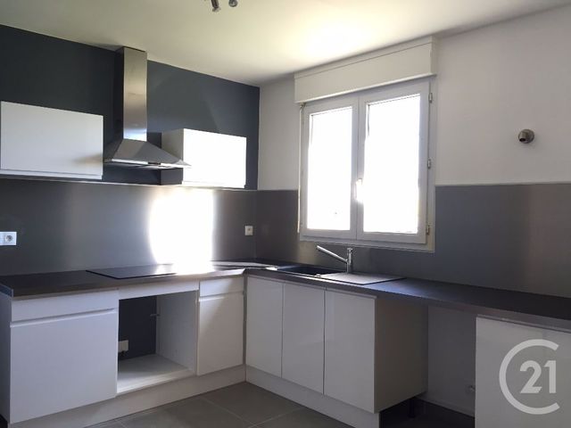 Maison &agrave; louer - 4 pi&egrave;ces - 95 m2 - St Denis Les Ponts - 28 - CENTRE