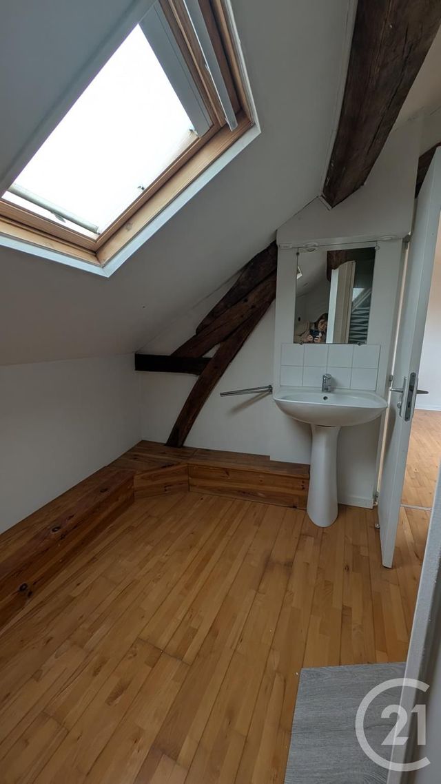 Appartement Duplex à louer - 2 pièces - 39,96 m2 - Chateaudun - 28 - CENTRE