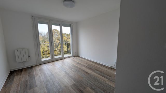 Appartement &agrave; louer - 3 pi&egrave;ces - 54 m2 - Chateaudun - 28 - CENTRE