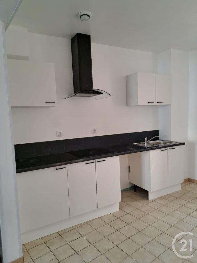 Maison &agrave; louer - 5 pi&egrave;ces - 113,14 m2 - Bonneval - 28 - CENTRE