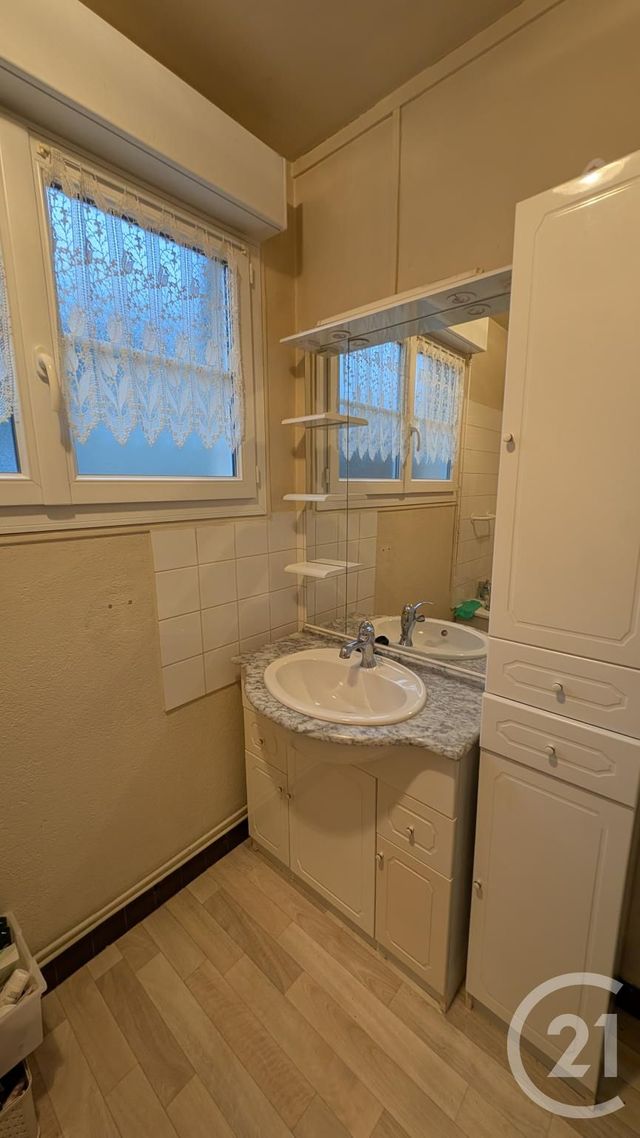 Appartement F2 &agrave; louer - 2 pi&egrave;ces - 52,64 m2 - Chateaudun - 28 - CENTRE