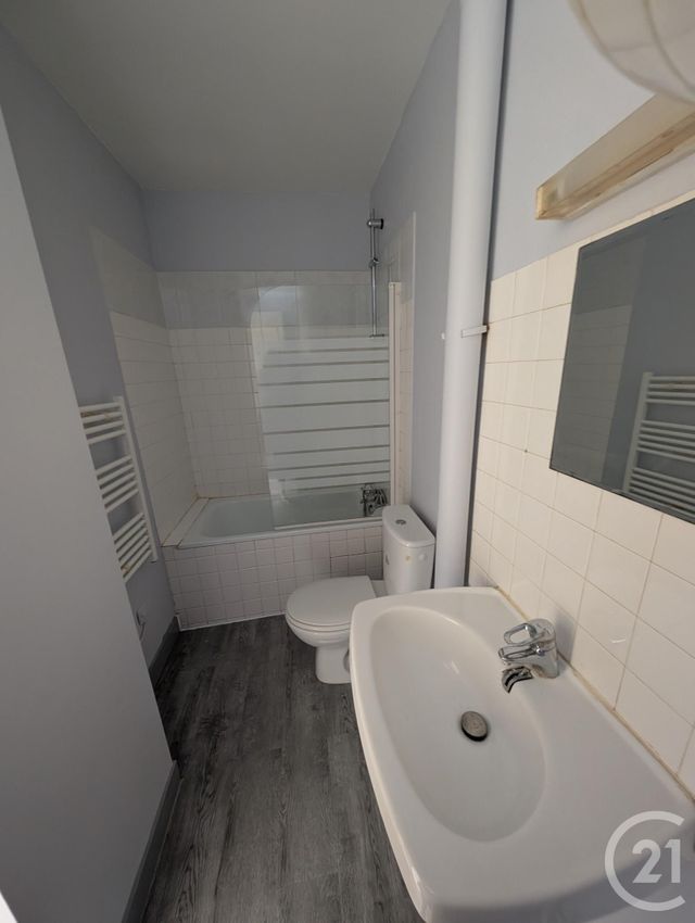 Appartement Studio &agrave; louer - 1 pi&egrave;ce - 25 m2 - Chateaudun - 28 - CENTRE