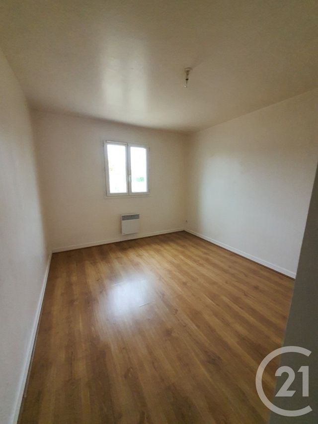 Maison &agrave; louer - 4 pi&egrave;ces - 92,93 m2 - Chateaudun - 28 - CENTRE