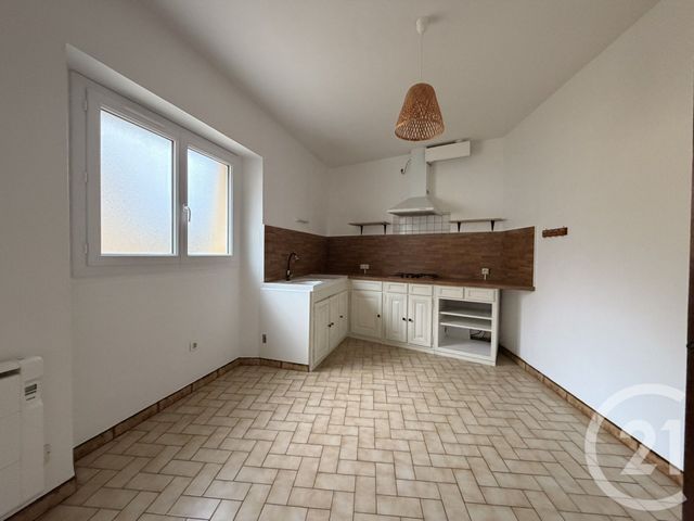 Maison &agrave; louer - 3 pi&egrave;ces - 90,50 m2 - Sancheville - 28 - CENTRE