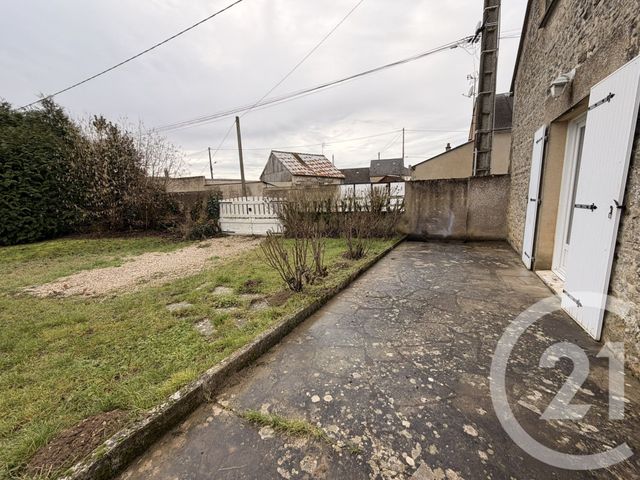 Maison &agrave; louer - 3 pi&egrave;ces - 90,50 m2 - Sancheville - 28 - CENTRE
