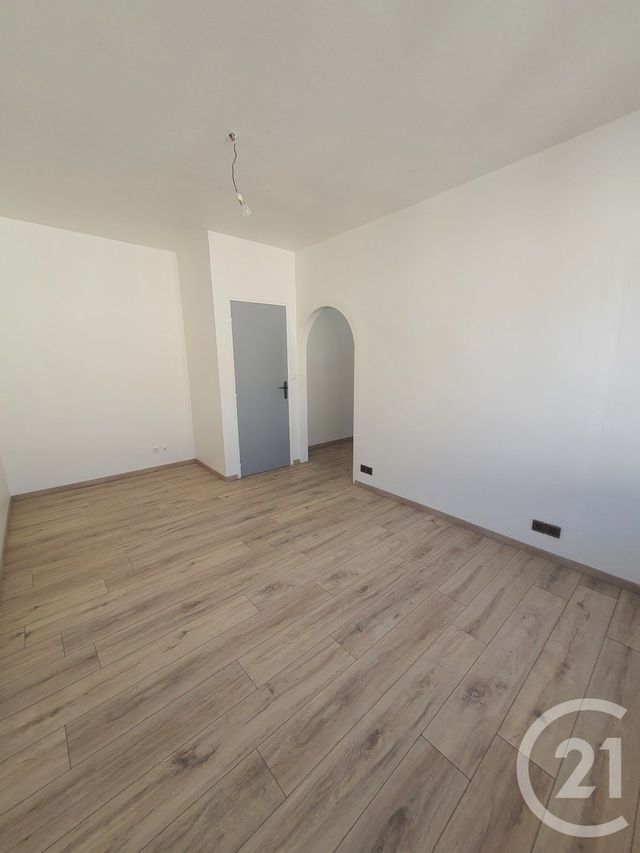 Maison &agrave; louer - 4 pi&egrave;ces - 92 m2 - Brou - 28 - CENTRE