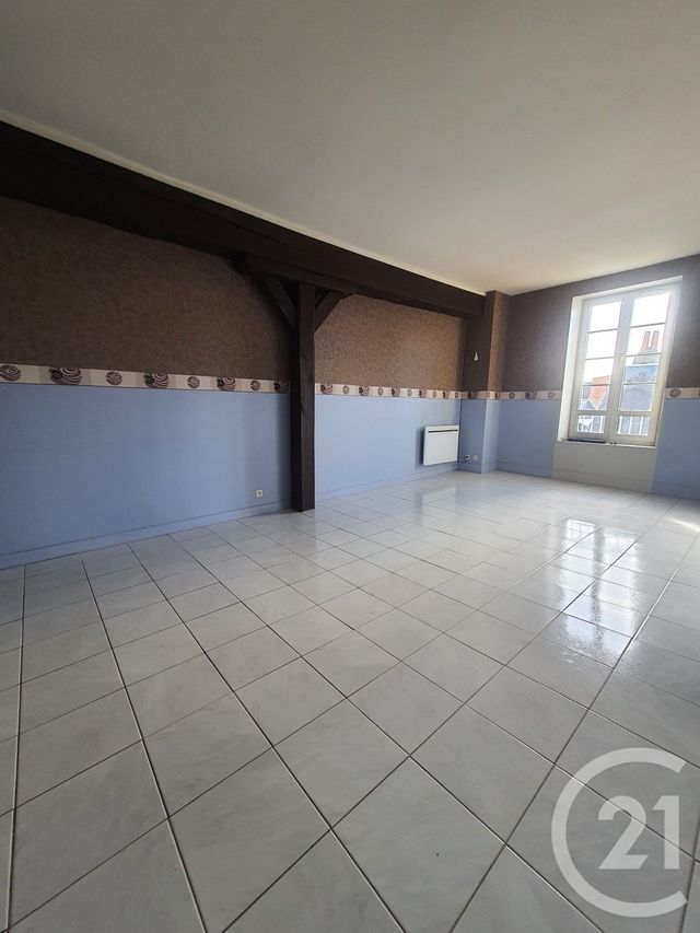 Appartement F3 &agrave; louer - 3 pi&egrave;ces - 78 m2 - Chateaudun - 28 - CENTRE