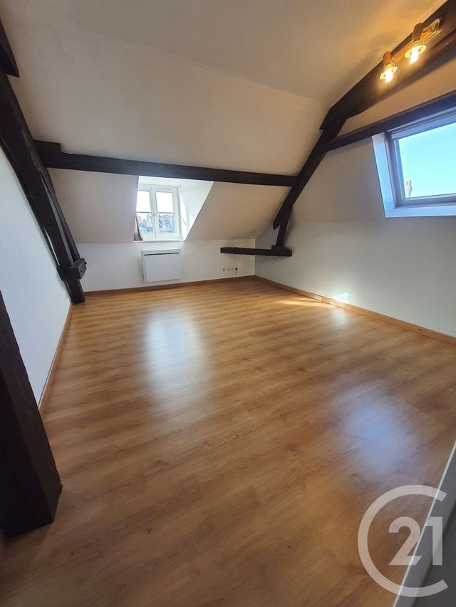 Appartement F3 &agrave; louer - 3 pi&egrave;ces - 78 m2 - Chateaudun - 28 - CENTRE