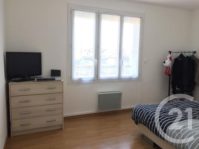 Appartement &agrave; louer - 3 pi&egrave;ces - 79,36 m2 - Jallans - 28 - CENTRE