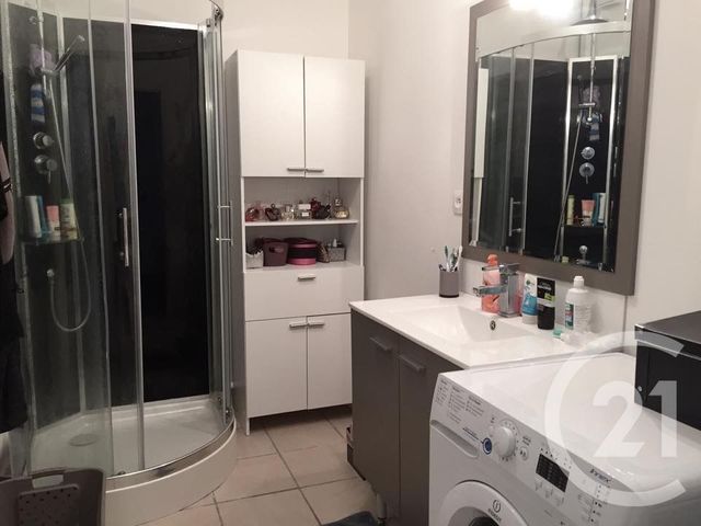 Appartement &agrave; louer - 3 pi&egrave;ces - 79,36 m2 - Jallans - 28 - CENTRE