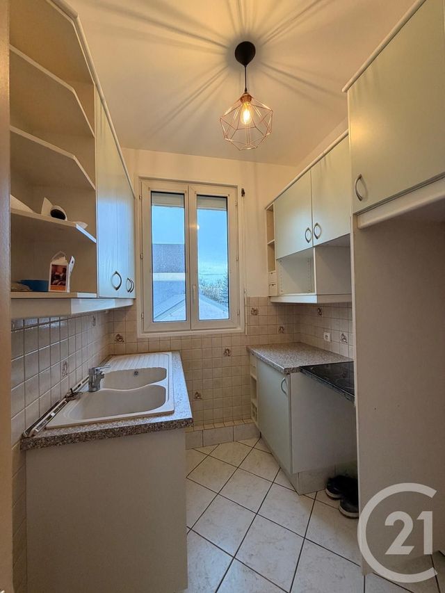 Appartement &agrave; louer - 3 pi&egrave;ces - 51,89 m2 - Chateaudun - 28 - CENTRE