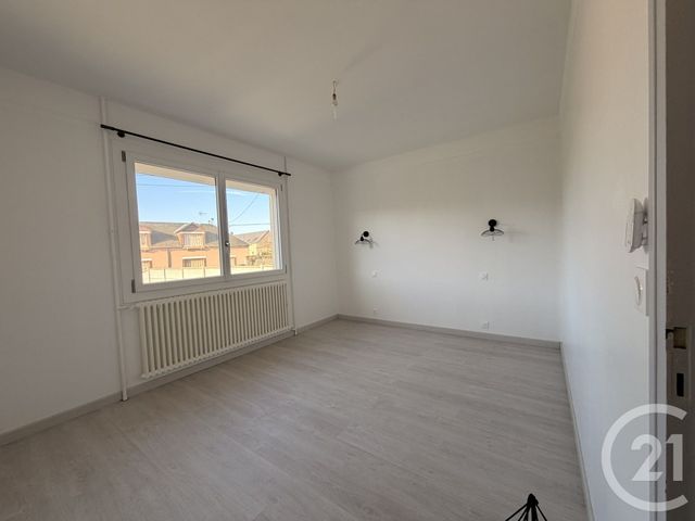 Maison &agrave; louer - 10 pi&egrave;ces - 189,85 m2 - Pre St Martin - 28 - CENTRE