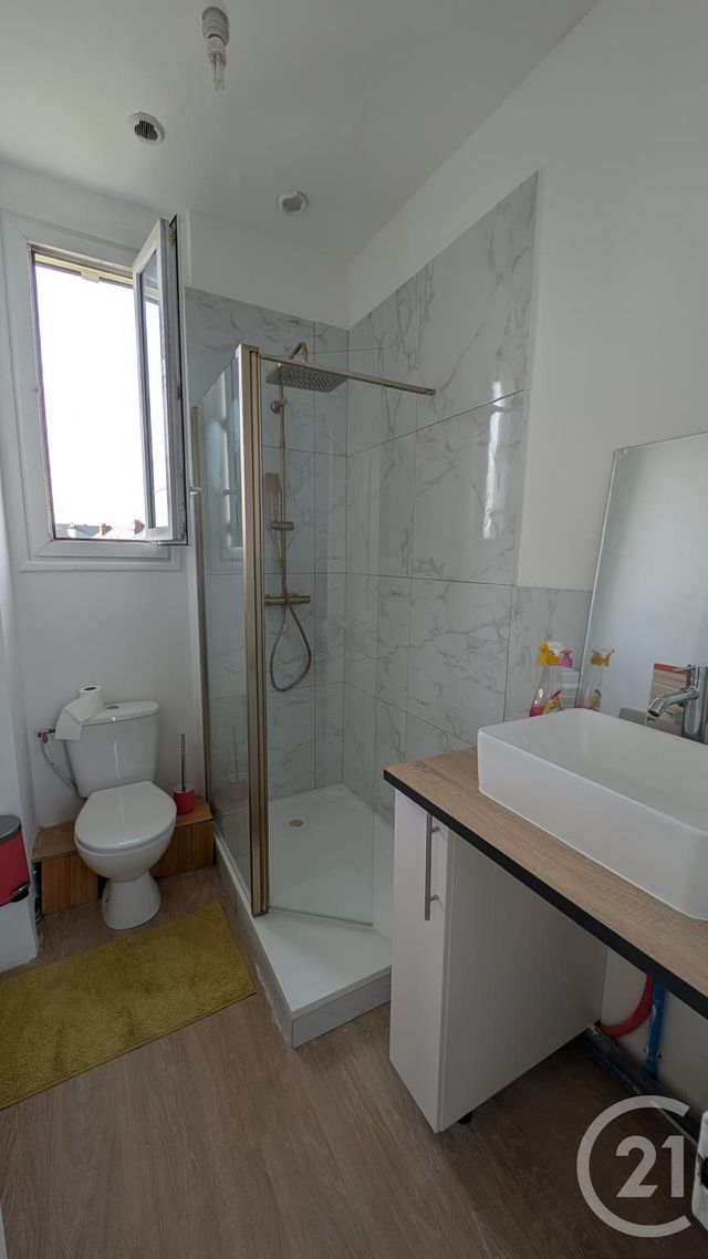 Appartement F3 &agrave; louer - 3 pi&egrave;ces - 50,22 m2 - Chateaudun - 28 - CENTRE