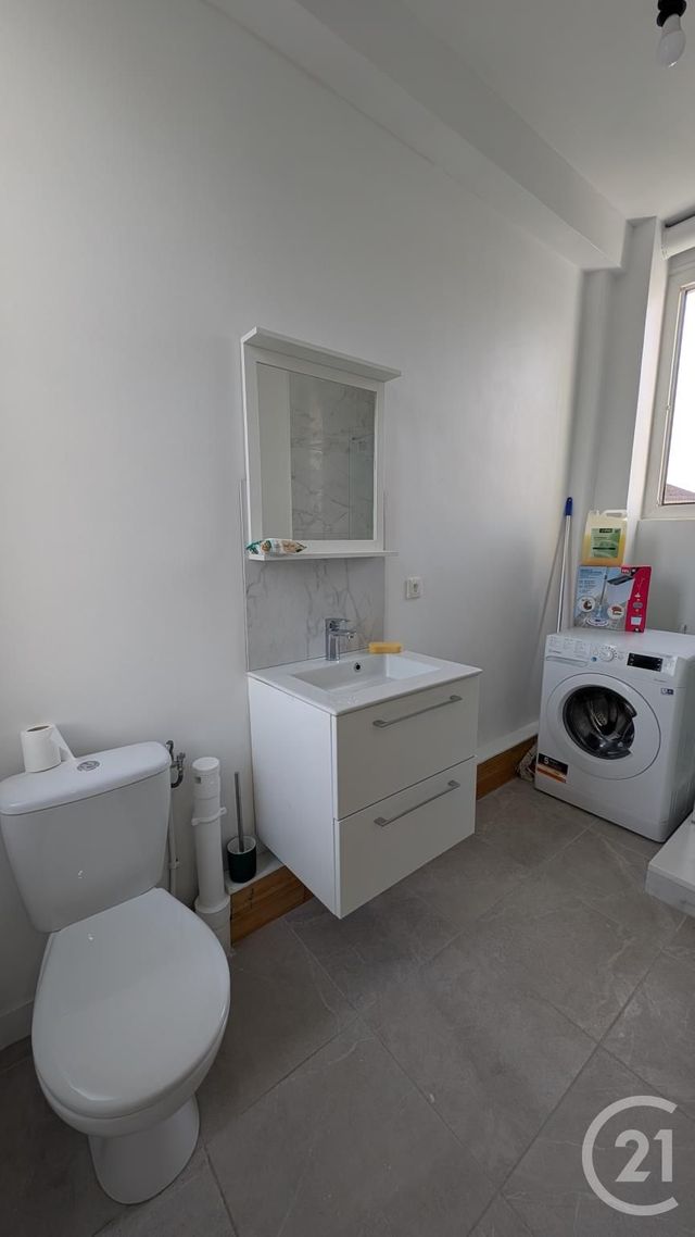 Appartement F3 &agrave; louer - 3 pi&egrave;ces - 52,46 m2 - Chateaudun - 28 - CENTRE