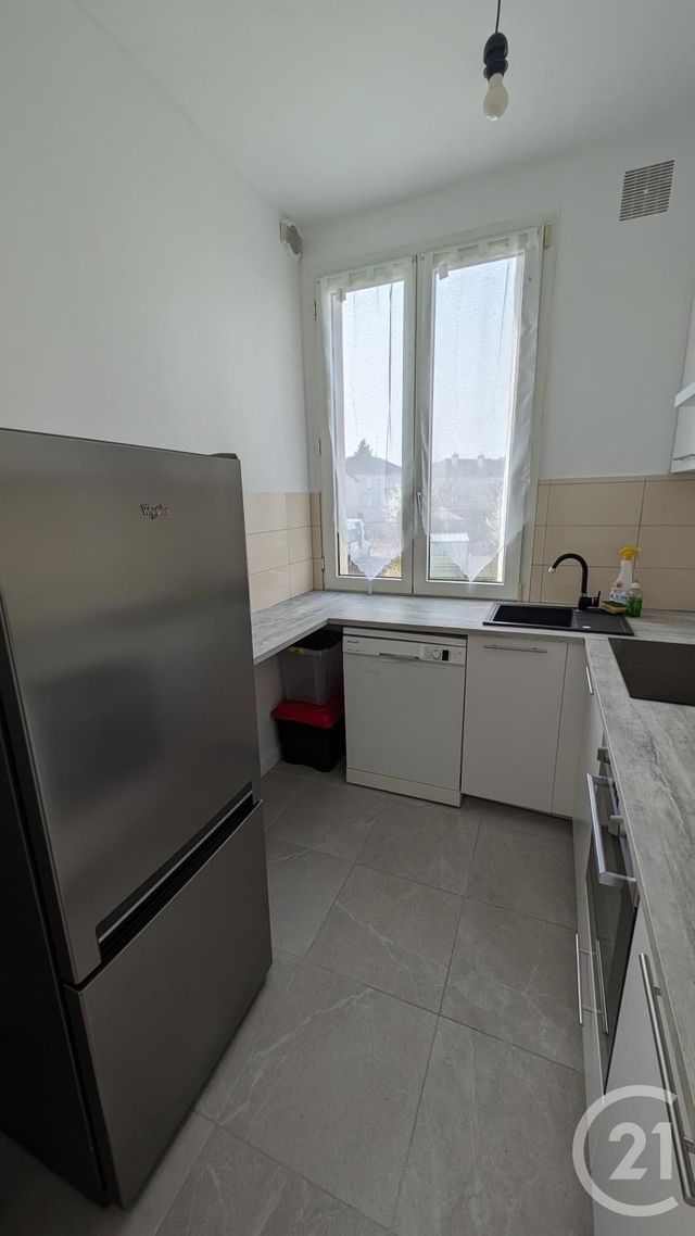 Appartement F3 &agrave; louer - 3 pi&egrave;ces - 52,46 m2 - Chateaudun - 28 - CENTRE
