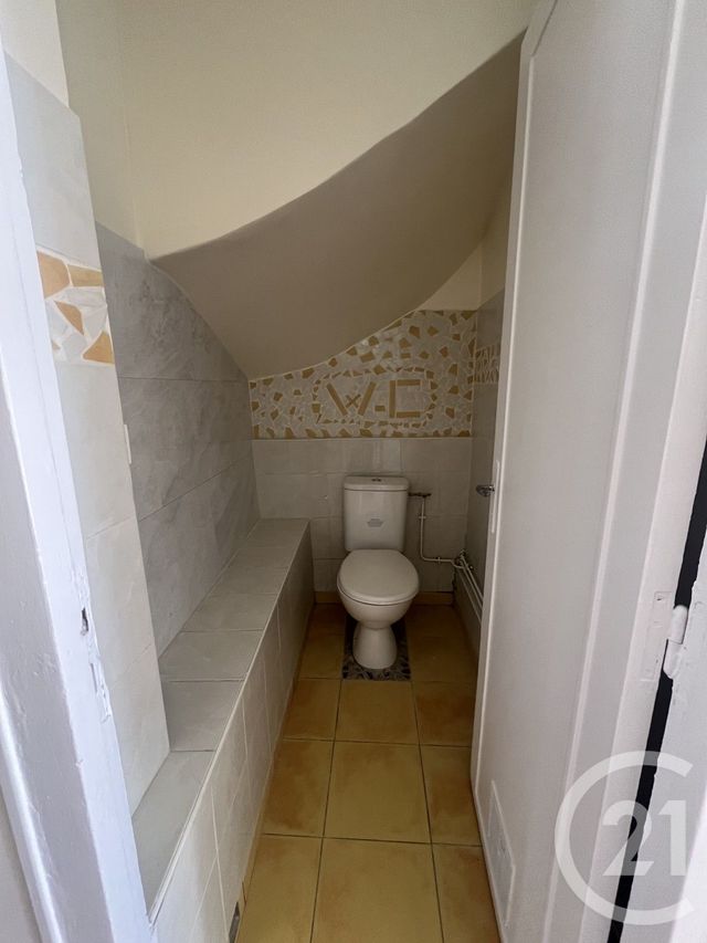 Appartement F2 &agrave; louer - 2 pi&egrave;ces - 56,02 m2 - Cloyes Les Trois Rivieres - 28 - CENTRE