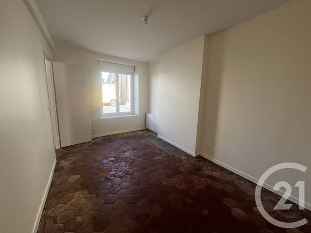 Appartement F2 &agrave; louer - 2 pi&egrave;ces - 56,02 m2 - Cloyes Les Trois Rivieres - 28 - CENTRE