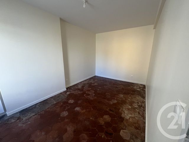 Appartement F2 &agrave; louer - 2 pi&egrave;ces - 56,02 m2 - Cloyes Les Trois Rivieres - 28 - CENTRE