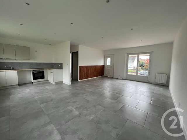 Maison &agrave; louer - 4 pi&egrave;ces - 77 m2 - Chateaudun - 28 - CENTRE