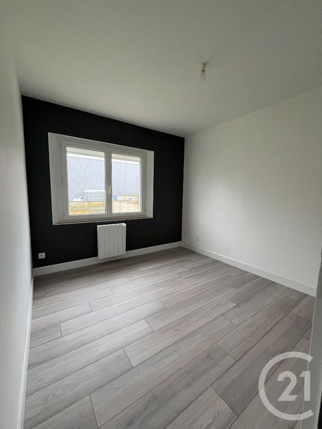 Maison &agrave; louer - 4 pi&egrave;ces - 77 m2 - Chateaudun - 28 - CENTRE