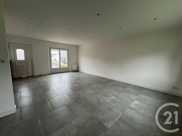 Maison &agrave; louer - 4 pi&egrave;ces - 77 m2 - Chateaudun - 28 - CENTRE