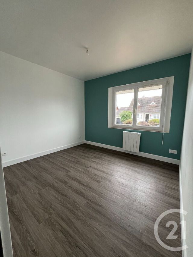 Maison &agrave; louer - 4 pi&egrave;ces - 77 m2 - Chateaudun - 28 - CENTRE