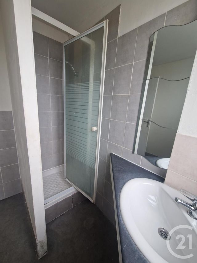 Appartement &agrave; louer - 3 pi&egrave;ces - 52,70 m2 - Chateaudun - 28 - CENTRE