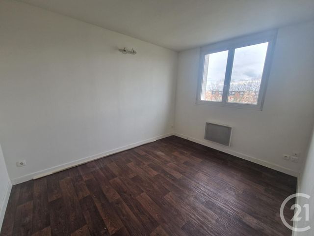 Appartement &agrave; louer - 3 pi&egrave;ces - 52,70 m2 - Chateaudun - 28 - CENTRE