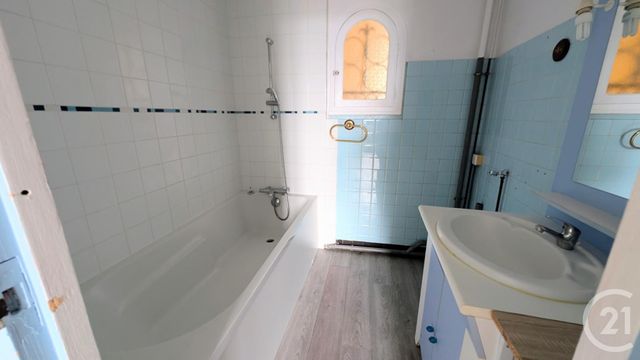 Appartement F4 &agrave; louer - 4 pi&egrave;ces - 143,46 m2 - Chateaudun - 28 - CENTRE