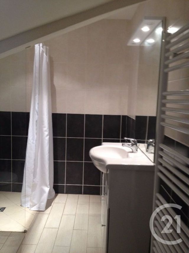 Appartement &agrave; louer - 2 pi&egrave;ces - 30,21 m2 - Bonneval - 28 - CENTRE