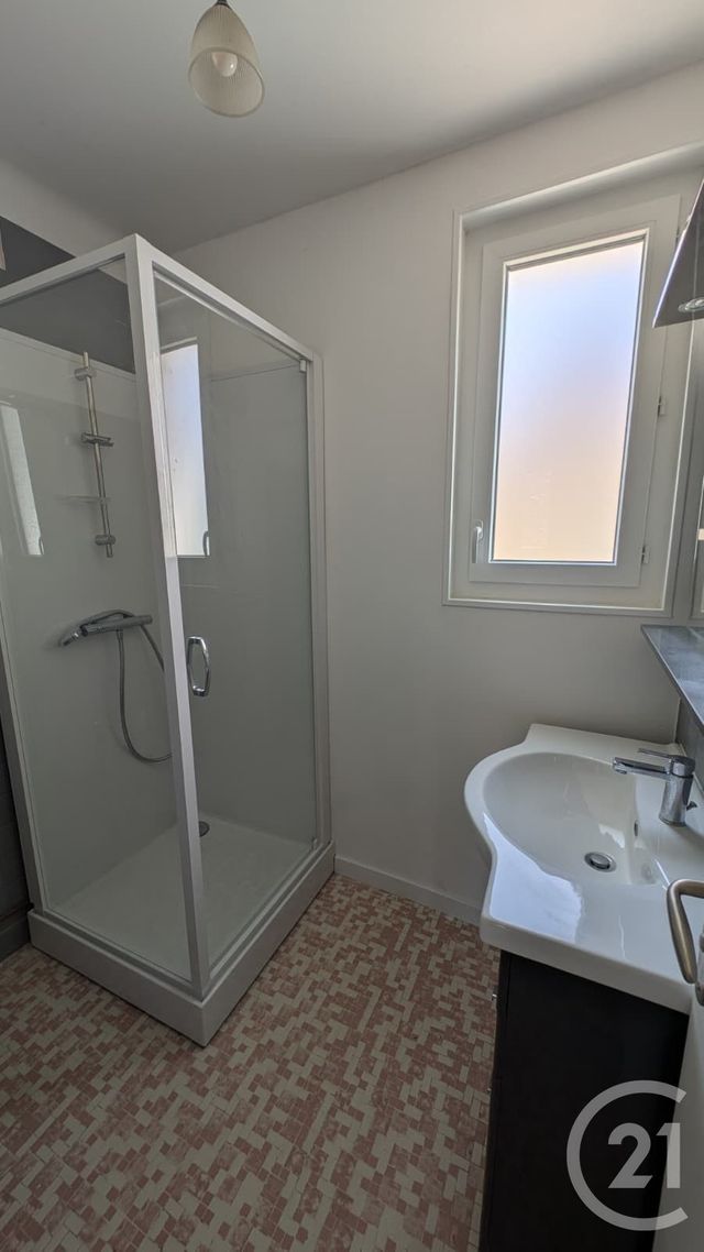 Appartement F2 &agrave; louer - 2 pi&egrave;ces - 32,36 m2 - Chateaudun - 28 - CENTRE