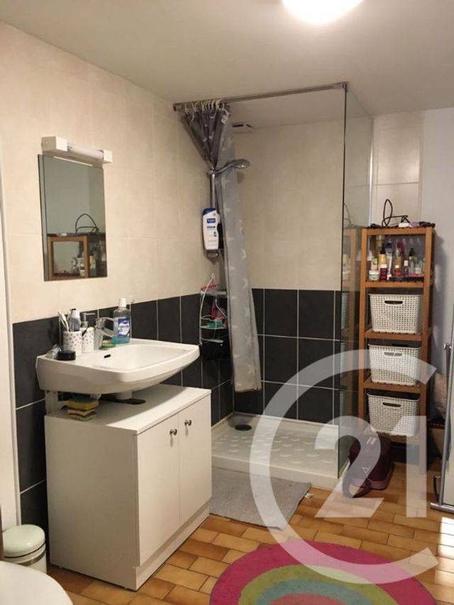 Appartement &agrave; louer - 2 pi&egrave;ces - 32 m2 - Bonneval - 28 - CENTRE