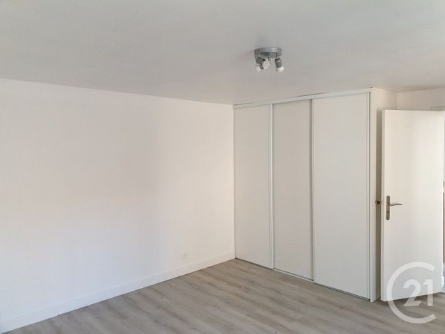 Maison &agrave; louer - 4 pi&egrave;ces - 85 m2 - Bonneval - 28 - CENTRE