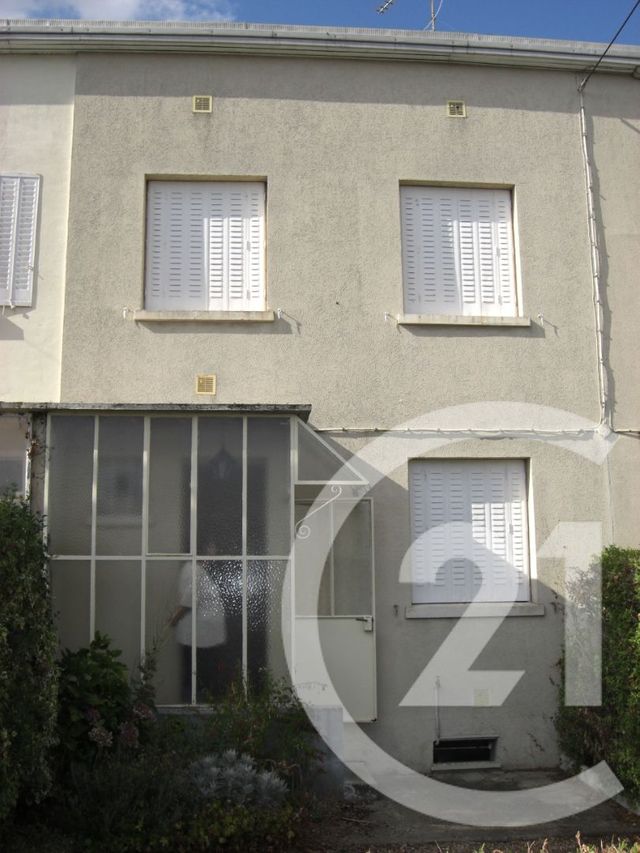 Maison &agrave; louer - 3 pi&egrave;ces - 54 m2 - Chateaudun - 28 - CENTRE