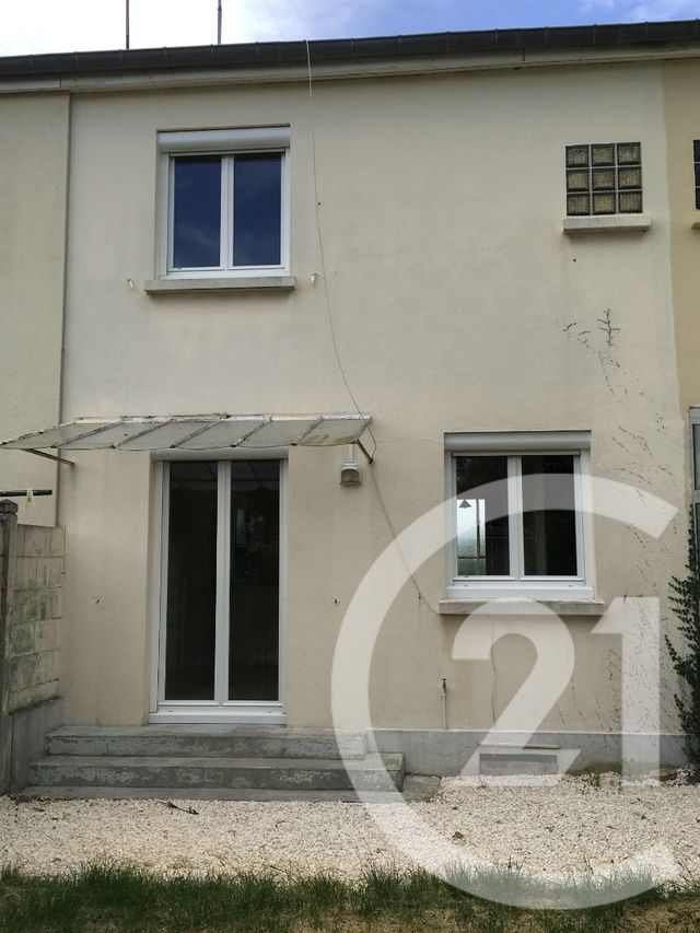 Maison &agrave; louer - 3 pi&egrave;ces - 54 m2 - Chateaudun - 28 - CENTRE