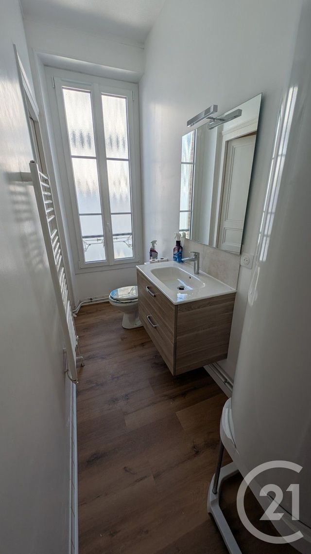 Maison &agrave; louer - 5 pi&egrave;ces - 142,03 m2 - Chateaudun - 28 - CENTRE