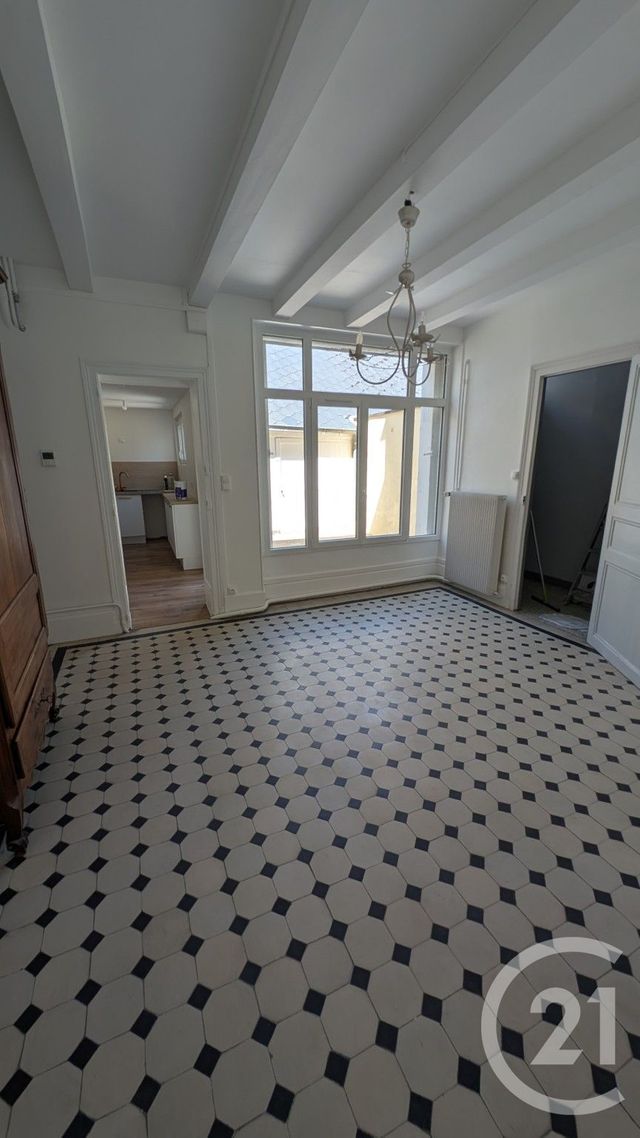 Maison &agrave; louer - 5 pi&egrave;ces - 142,03 m2 - Chateaudun - 28 - CENTRE