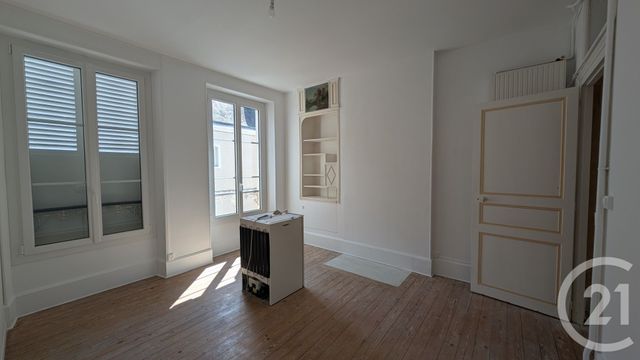Maison &agrave; louer - 5 pi&egrave;ces - 142,03 m2 - Chateaudun - 28 - CENTRE