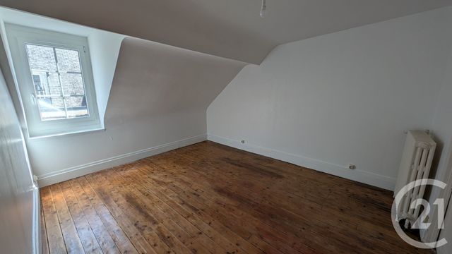 Maison &agrave; louer - 5 pi&egrave;ces - 142,03 m2 - Chateaudun - 28 - CENTRE