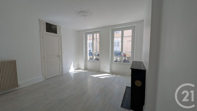 Maison &agrave; louer - 5 pi&egrave;ces - 142,03 m2 - Chateaudun - 28 - CENTRE