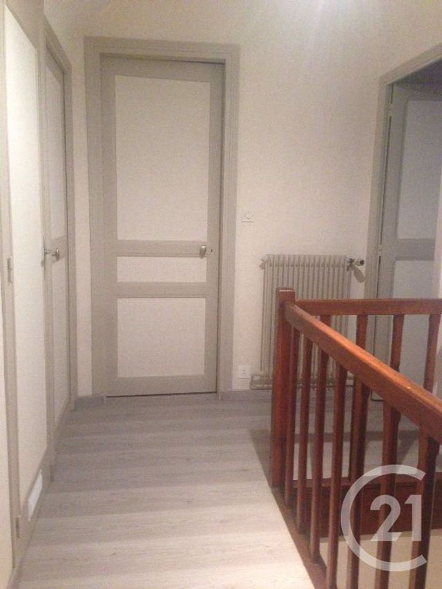 Maison &agrave; louer - 4 pi&egrave;ces - 86 m2 - Cloyes Sur Le Loir - 28 - CENTRE