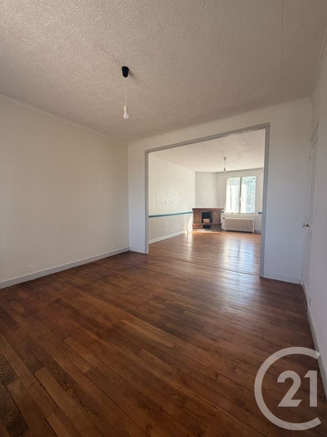 Maison &agrave; louer - 4 pi&egrave;ces - 86 m2 - Cloyes Sur Le Loir - 28 - CENTRE
