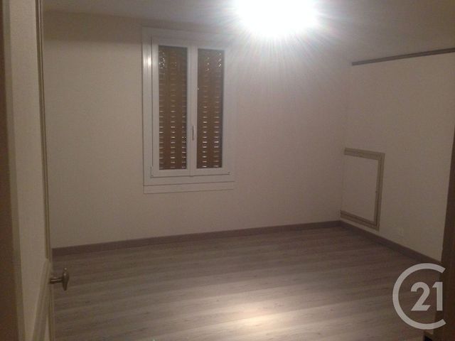 Maison &agrave; louer - 4 pi&egrave;ces - 86 m2 - Cloyes Sur Le Loir - 28 - CENTRE