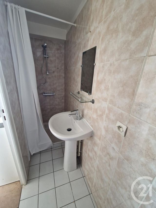 Appartement Studio &agrave; louer - 1 pi&egrave;ce - 17,44 m2 - Bonneval - 28 - CENTRE