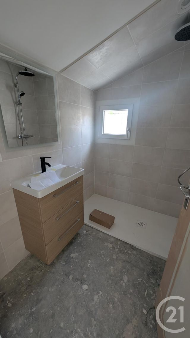 Maison &agrave; louer - 4 pi&egrave;ces - 80,71 m2 - Chateaudun - 28 - CENTRE